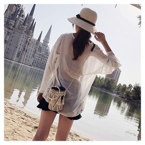 ๐๐ Stephanie Woven Pattern Bucket w Golden Metal